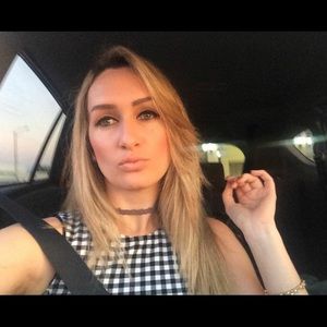 Meet your Posher, Leticia