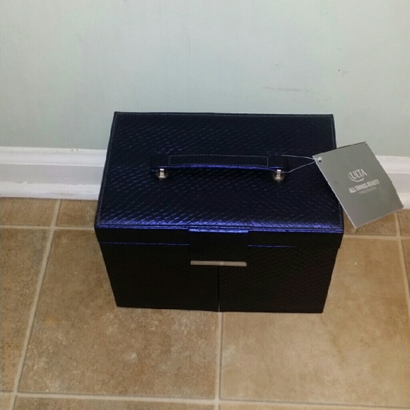 NWT Navy Blue Ulta Makeup Kit