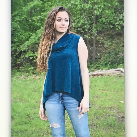 🍕Teal cowl🍕 neck sleeveless blouse
