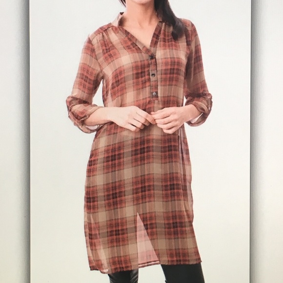๐งRed/tan๐งplaid leggings sheer blouse