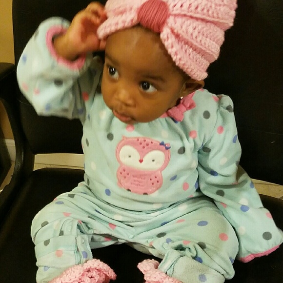 Hat and slippers - Picture 2 of 4