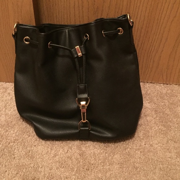 SALE! Black bucket bag! ❤