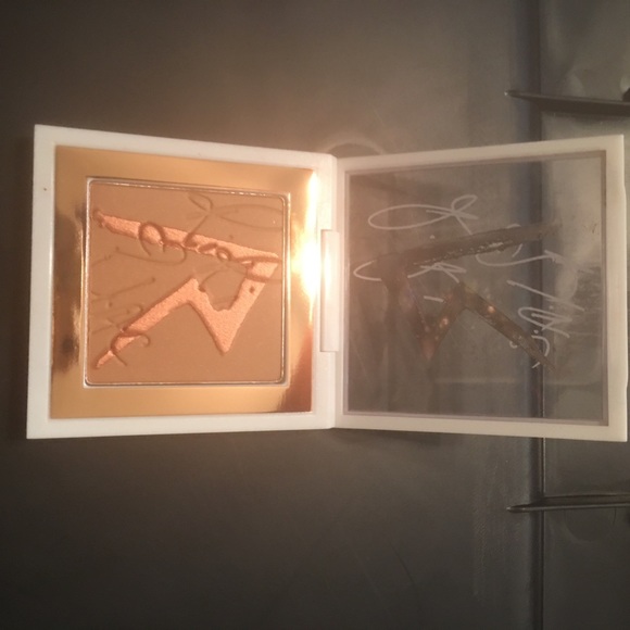 Before Fenty Rihanna MAC Bronzer