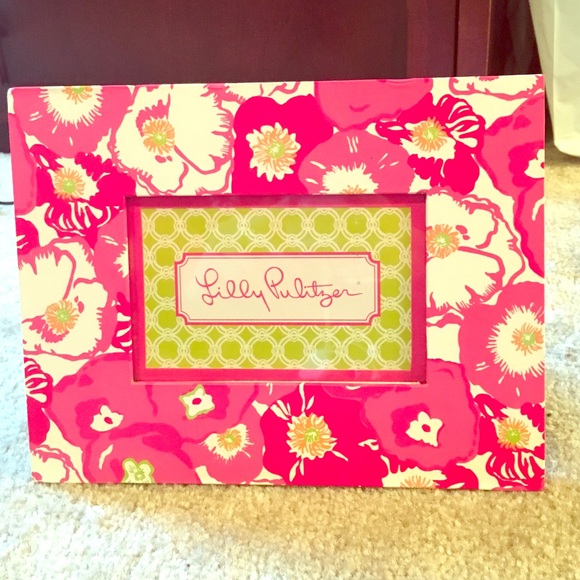 NWOT Lilly Pulitzer frame! Cherry Begonias print.