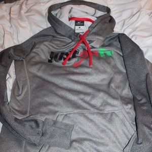 Women's therma fit Nike gray sweatshirt