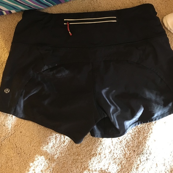 WORN ONCE BLACK LULULEMON SHORTS SIZE 4