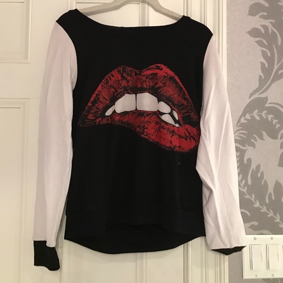 Lips graphic long sleeve