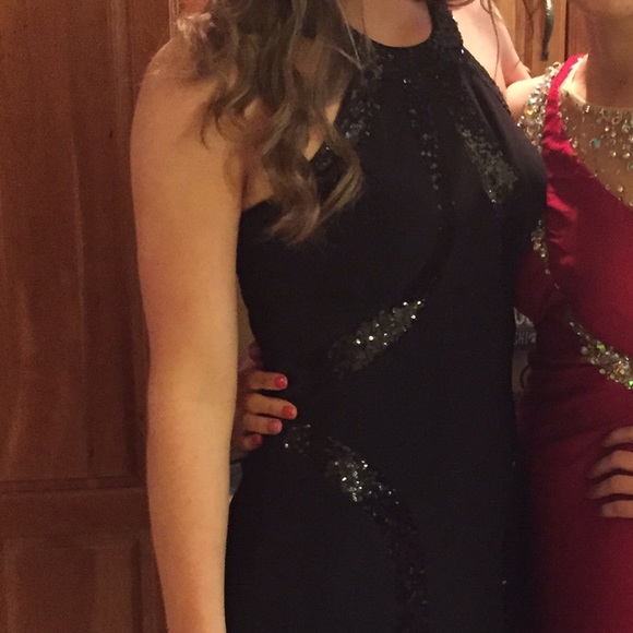 Prom dress. Worn once. Amazing quality - Picture 2 of 4