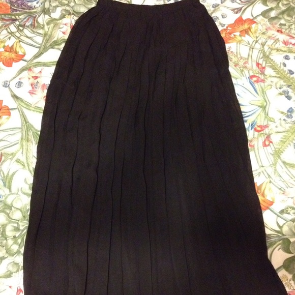 Black Pleated Maxi Skirt