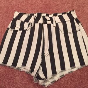 URBAN OUTFITTERS HIGH WAISTED Shorts