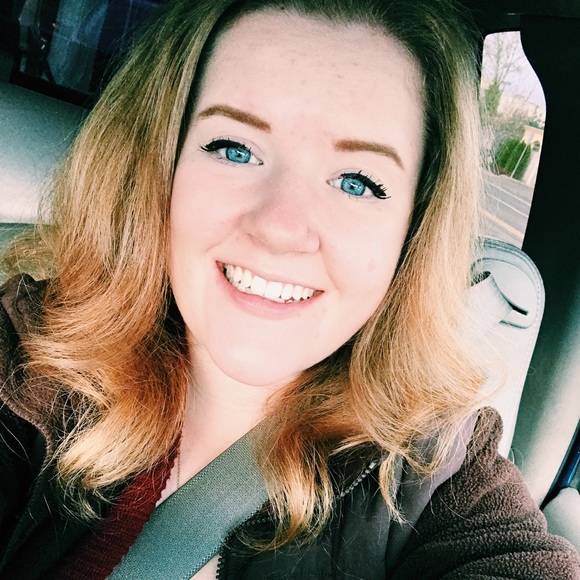 Meet your Posher, Kayla - Picture 1 of 1