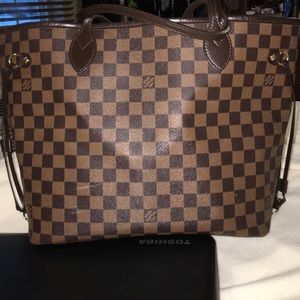 Authentic Louis Vuitton never full  MM