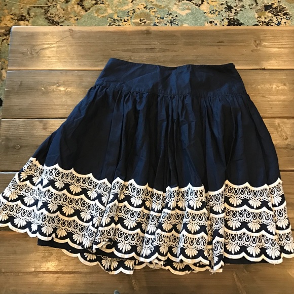 Navy INC skirt with white trim