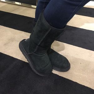 Black uggs!