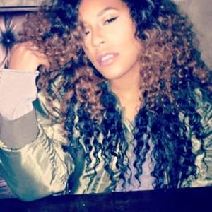 Meet your Posher, Leah