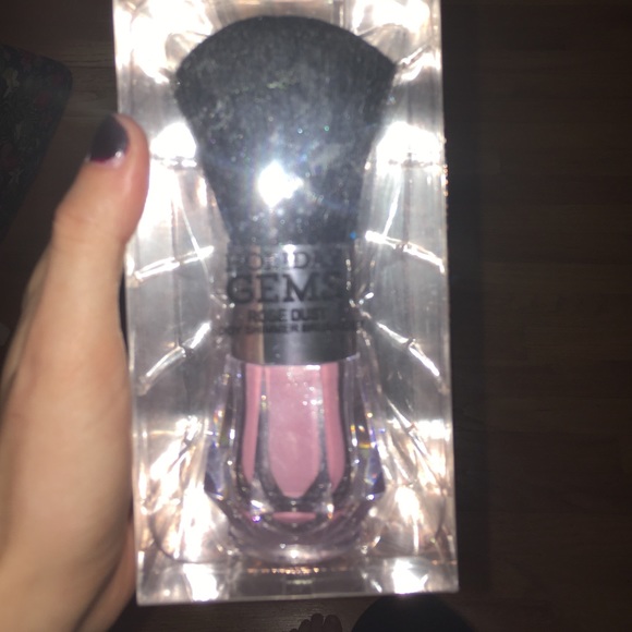 Body shimmer dust never been used