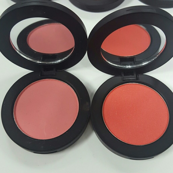 Pressed Blush in compact