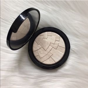 Anastasia Beverly Hills Highlight | Starlight