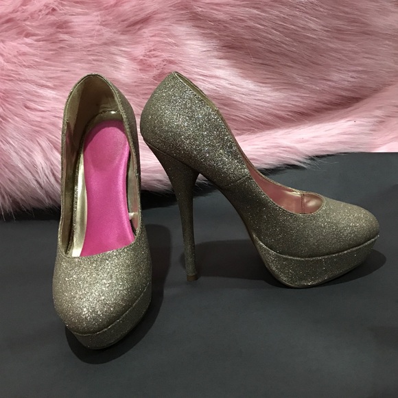 Sparkly pumps