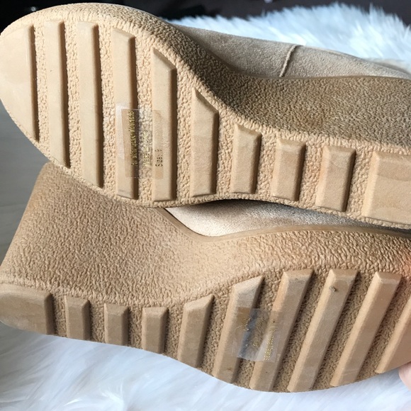 ‼️SOLD OUT‼️•Wedge Booties• - Picture 6 of 7