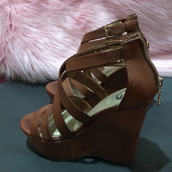 Guess wedges