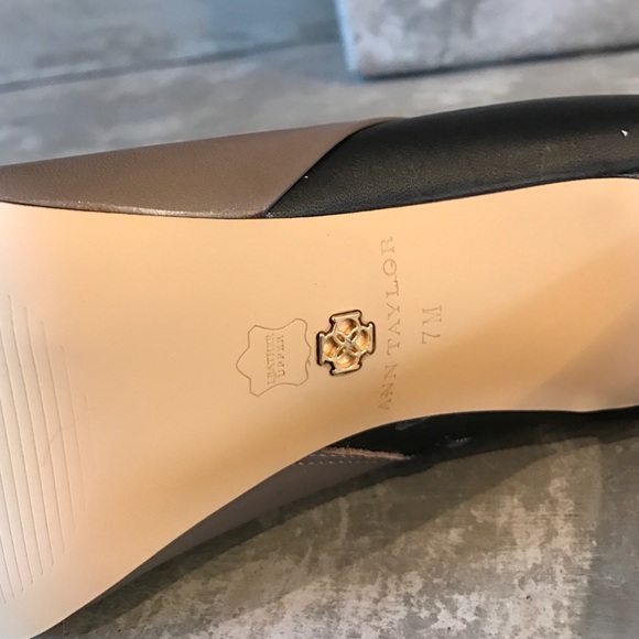 Heeled Ann Taylor Zip Bootie sz 7 - Picture 3 of 4