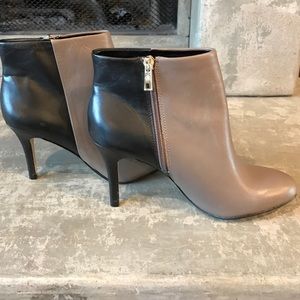Heeled Ann Taylor Zip Bootie sz 7