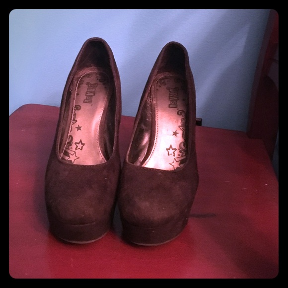 Women's size 7 black wedged heels