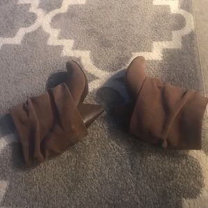 Steve Madden taupe ankle boots
