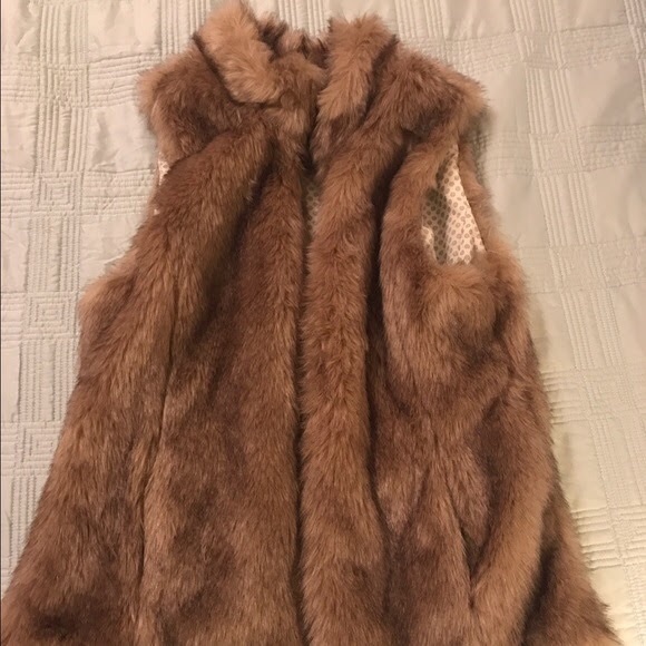 Girls ZARA faux fur vest