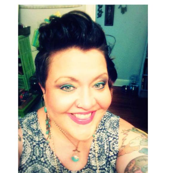 Meet your Posher, Aubrey - Picture 5 of 6