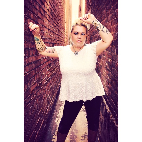 Meet your Posher, Aubrey - Picture 2 of 6