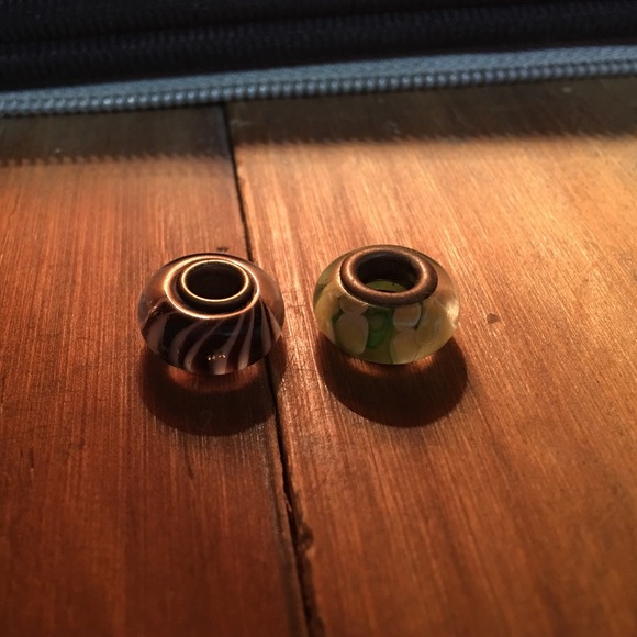 2 Brighton Charms. - Picture 1 of 4