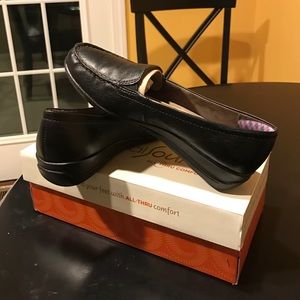 Natural Soul Black shoes, size 8M