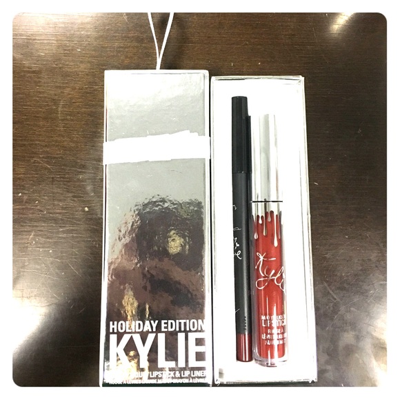 Brand new Kylie Lip Kit MERRY red Holiday Edition