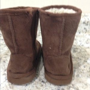 cheap snug boots