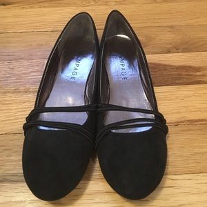Ballerina suede flats