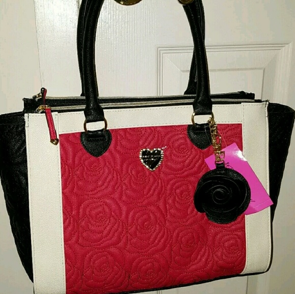 BETSEY JOHNSON QUILTED RED ROSES triple compartmen