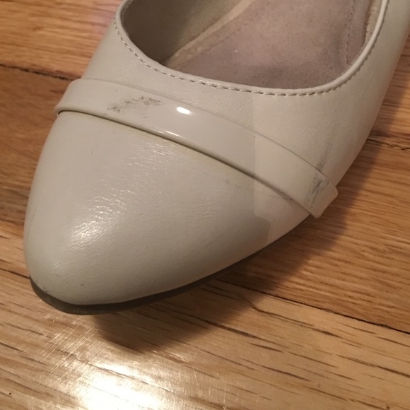 Flats - Picture 2 of 4