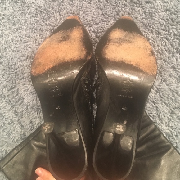 Roberto Rinaldi black leather heeled pointy boots. - Picture 4 of 7