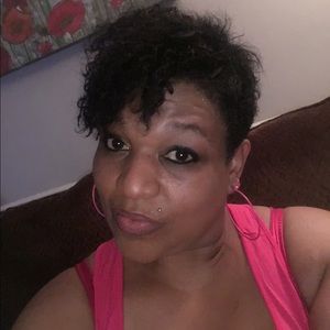 Meet your Posher, Joy