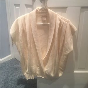 Vintage Jantzen pleated sweater w. capped sleeves
