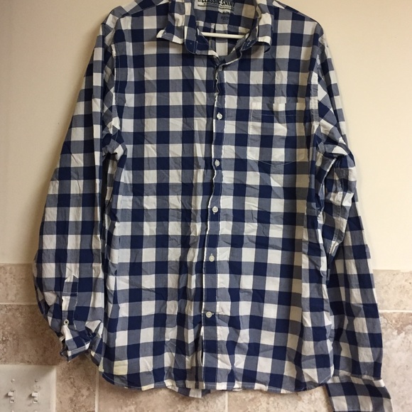 Men's checkered button up