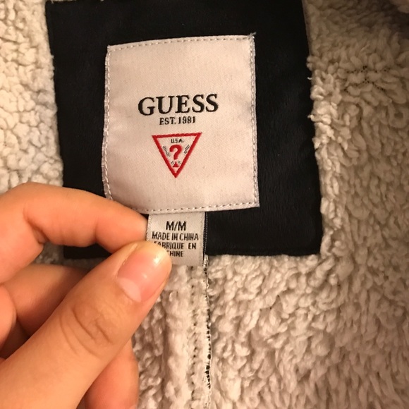 Guess coat - Picture 3 of 3