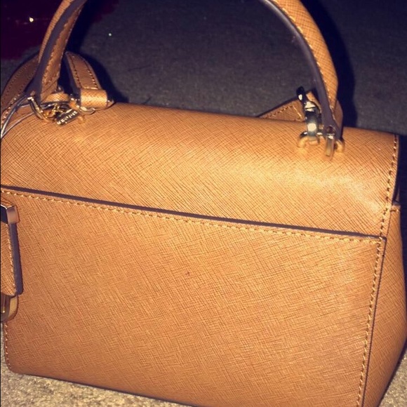 ‼️🆕‼️Michael Kors Ava XS Crossbody - Picture 2 of 4