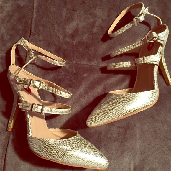 Silver straps high heels New size 9