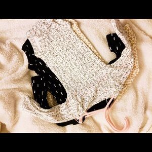 NEW Listings ‼ 3 pack newborn onesie set