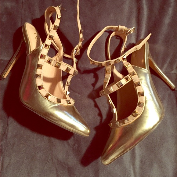 Gold heels size 9 New