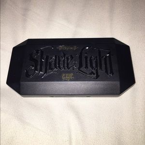 Kat Von D Shade + Light Quad- Rust