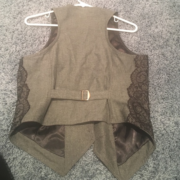 Old Navy super cute vest - Picture 3 of 5